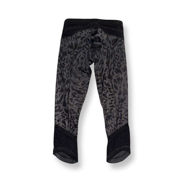 🤍lululemon Just Breathe Animal Swirl Cropped Leggings - Picture 4 of 6
